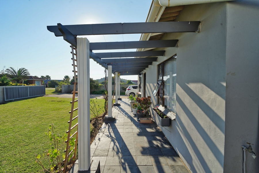 4 Bedroom Property for Sale in Kaysers Beach Eastern Cape